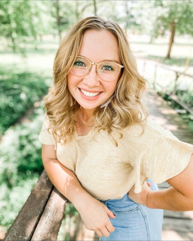 busty glasses