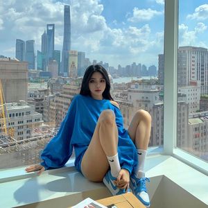 Would love to spread her legs and fuck her right against that window