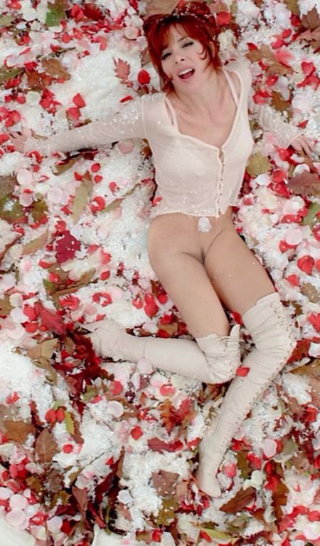 Mylène Farmer (fake bottomless)