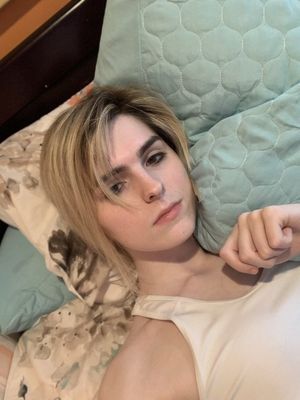 Ella Hollywood - very sexy and beautiful