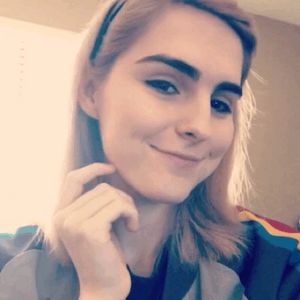 Ella Hollywood - very gorgeous