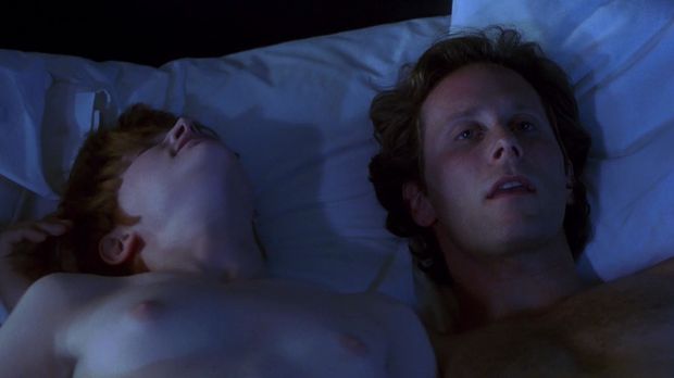 Jennifer Jason Leigh's little surprise in Single White Female (1992)