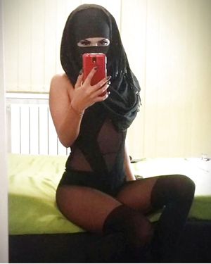 How muslim whores gets ready for their webcam job ;)