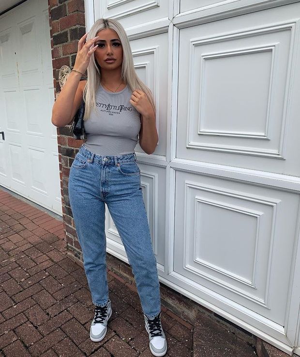 Blonde bimbo