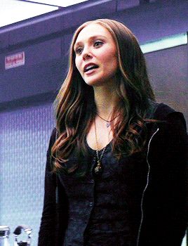 Sexy casual Elizabeth Olsen