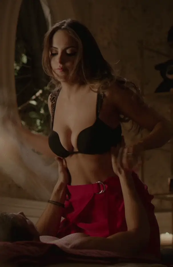 Elizabeth Gilles Bra