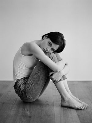 model with short hair