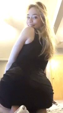 blonde teen twerking