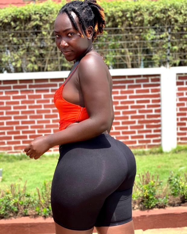 Choqolate_GH in short workout tights, big butt