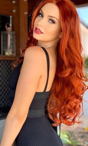Stunning redhead.