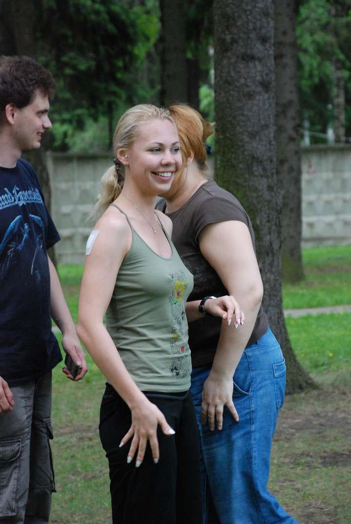 no bra