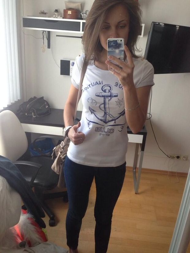 Perfect teen. I love cum swallow. Please cum my face