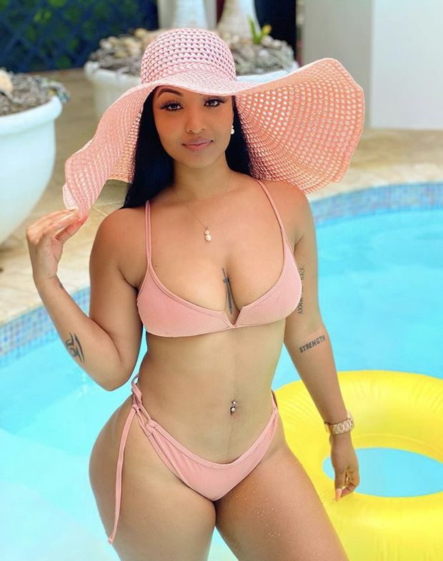 Sexy light skinned beauty