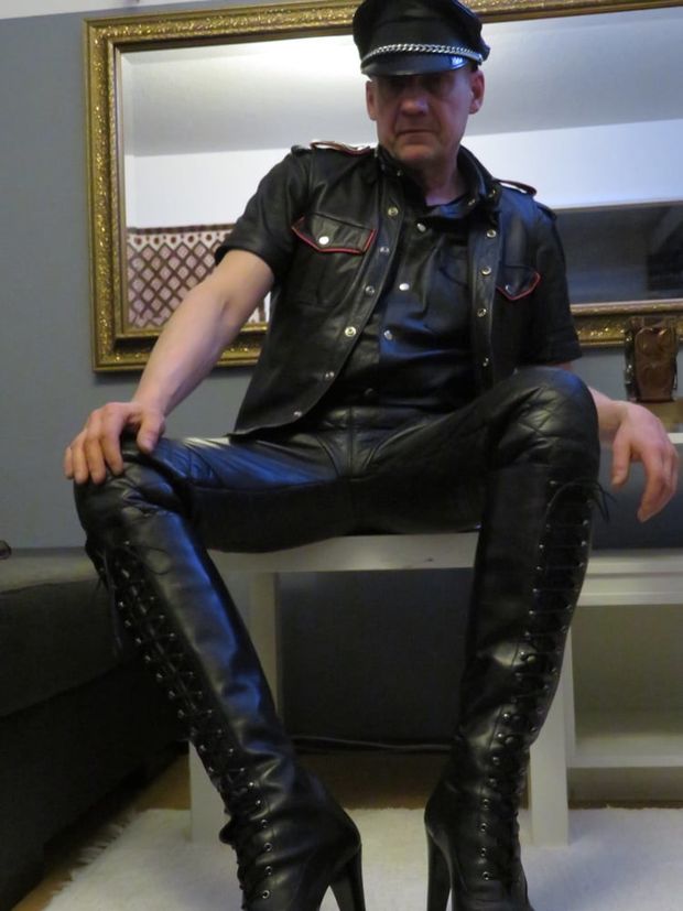 lace up leather boots