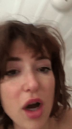 Milana Vayntrub giving us a peek