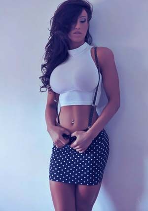 Belle transexuelle sur Créteil à la silhouette parfaite veut percer dans le monde du ciné