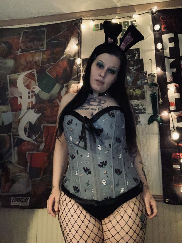 Do you like my spooky corset, Master?