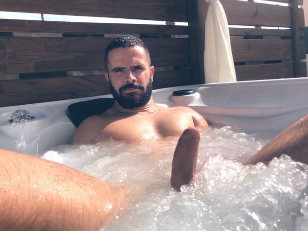 Jacuzzi big cock