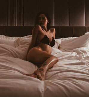 Zoomed in rae lil black pic