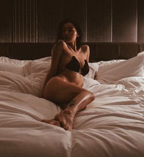 Zoomed in rae lil black pic