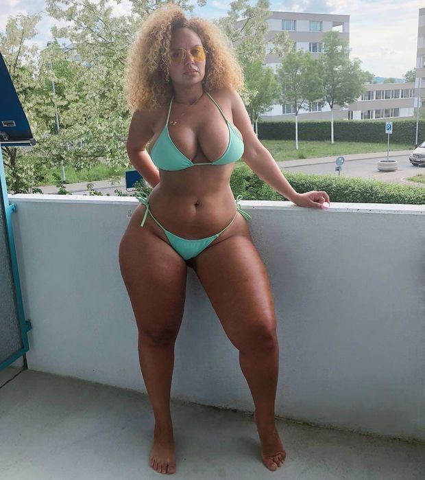 Curves outta this world