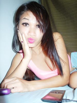 Filipina Teen Beauty Looking For Love In All The Wrong Places