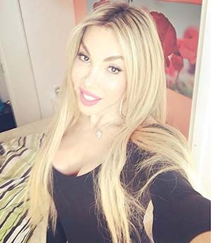 Blonde ladyboy  giving the best hand jobs in Atlanta, Georgia, interested ?
