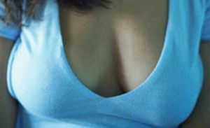 Ann Hathaway Amazing 34C Breasts