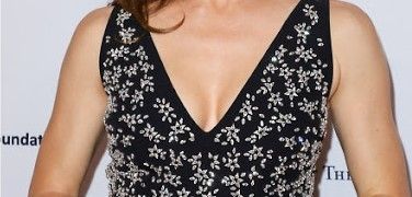 Jennifer Garner Amazing 34B Breasts