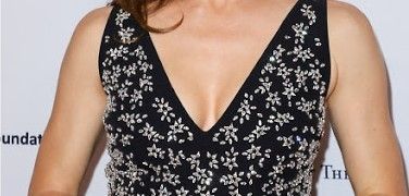 Jennifer Garner  Amazing 34B Breasts