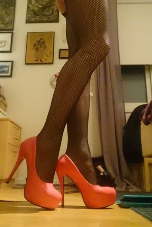 Received a adorable set of heels from one of my sissy-coaches ????