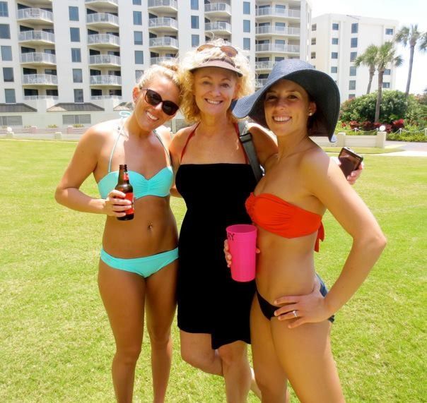 Bikini chicks