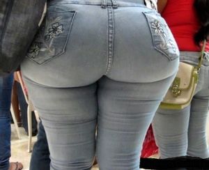 THICK THIGHS FAT ASS BOOTY