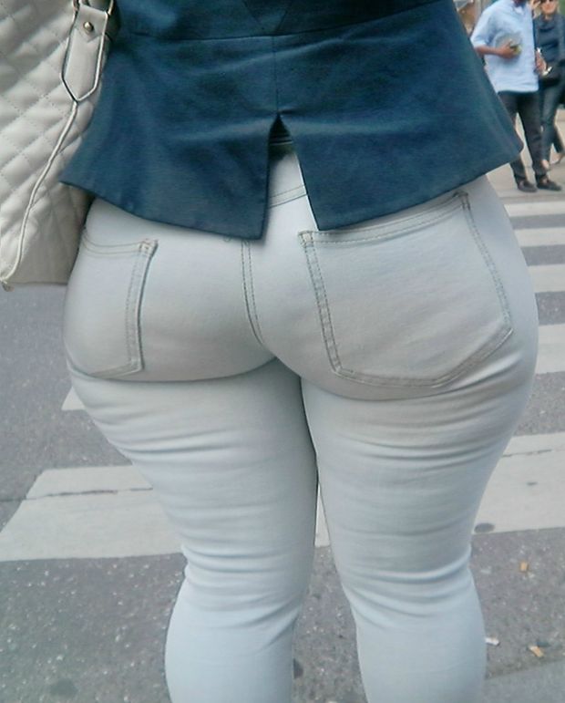 BIG BOOTY ASS PAWG MILF