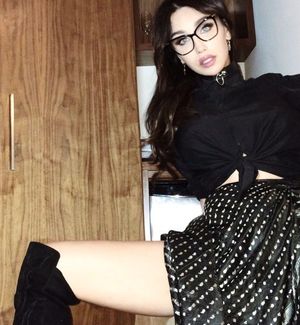 Farrah Lovely - very gorgeous