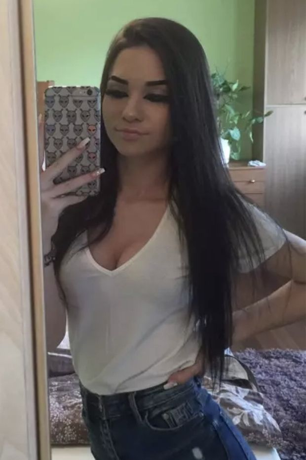 Blonde bitch sexy boobs