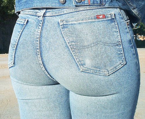 CANDID TIGHT ASS JEANS