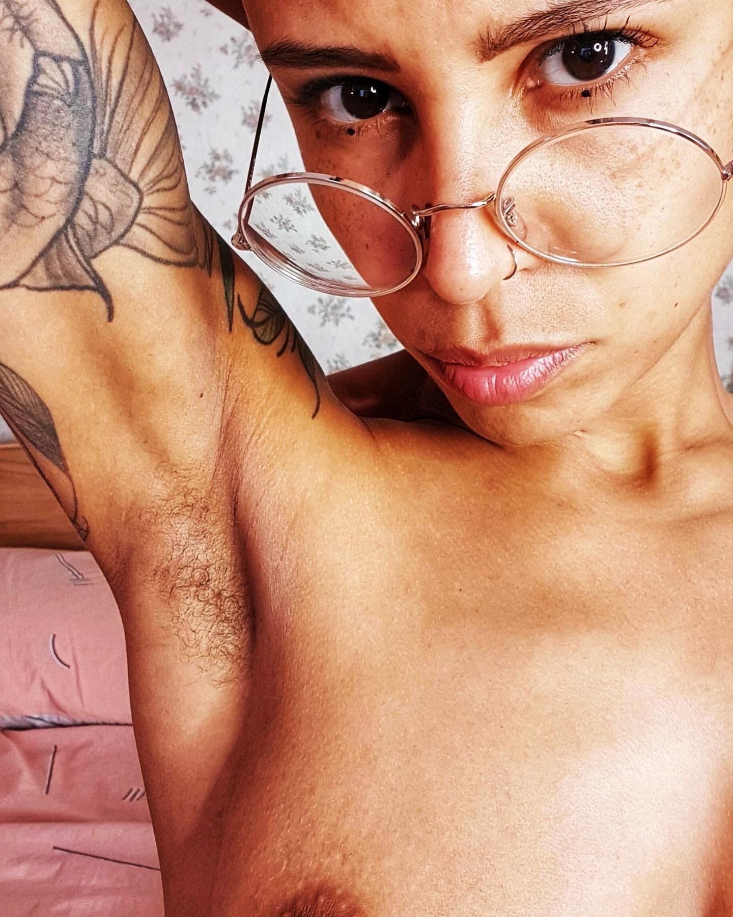 armpits