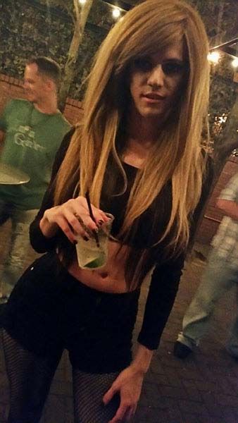 Single shemale in Richmond VA in search of true love, let's date !