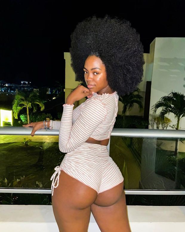 Drezel Simmonds booty shorts