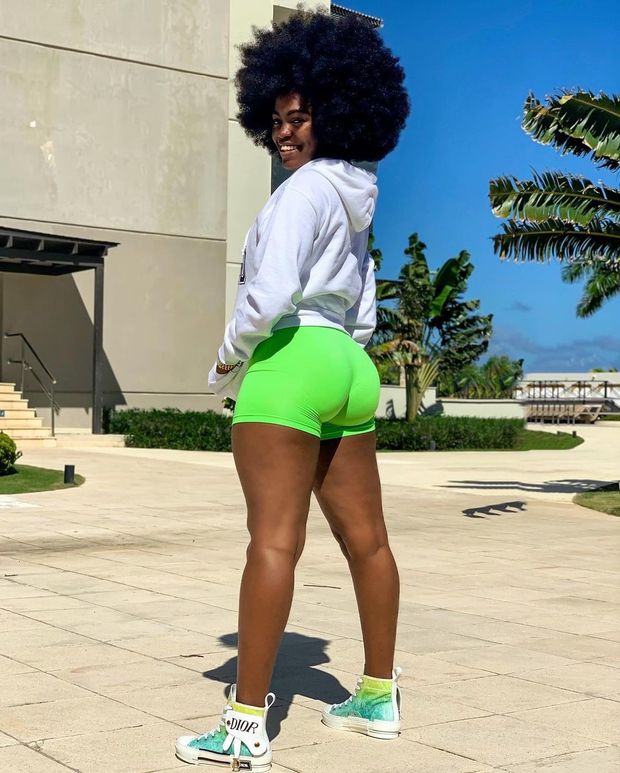 Fitbabe Drezel Simmonds booty shorts