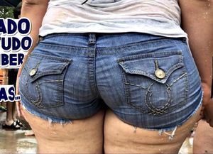 ROUND FAT CANDID ASS