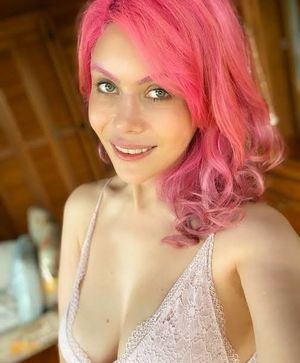 Mandy Candy - very sexy