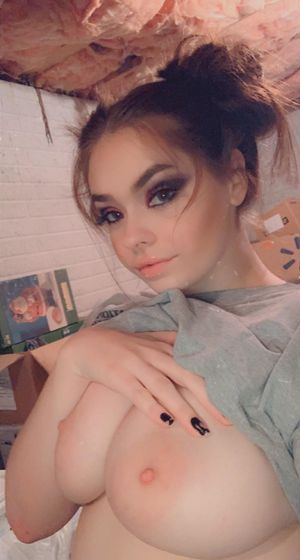 nice makeup and big tits