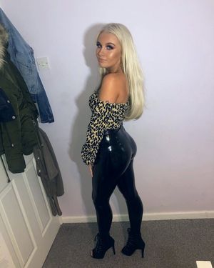 leoprint and leather leggings. The full package