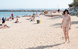 Only one nude at the beach