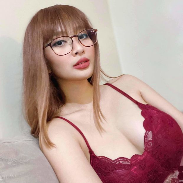 Busty Pinoy Gamer