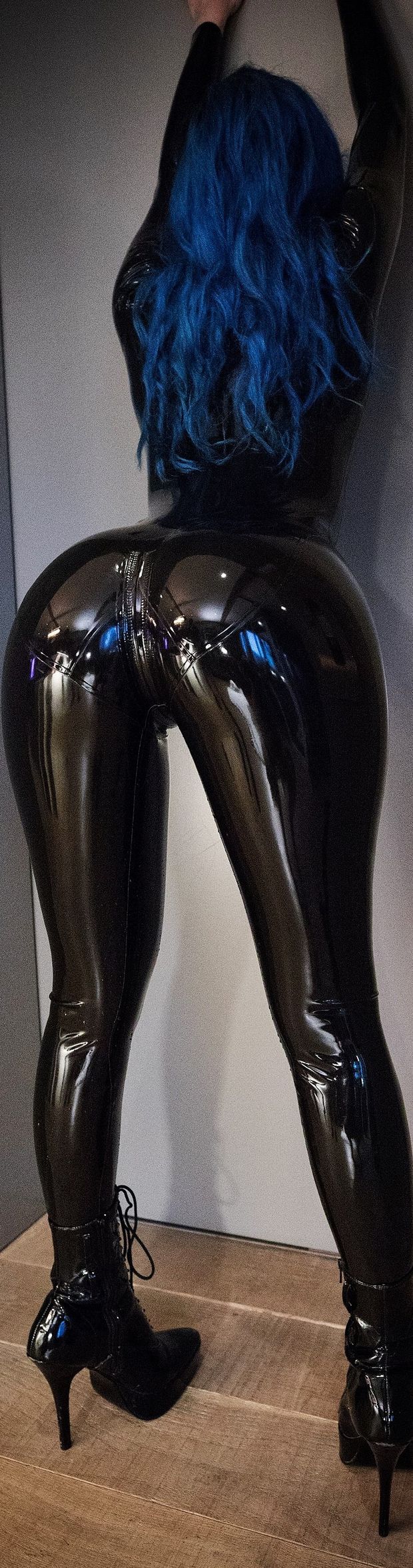 latex fetish-latex