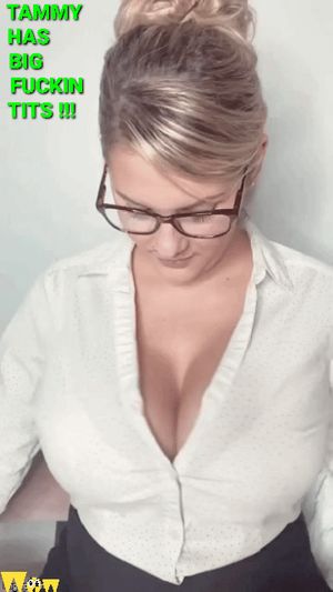 BABE HAS BIG JIGGLY TITS