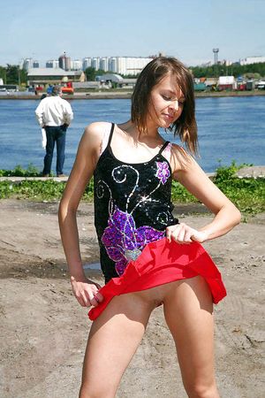 public very sexy perfect pussy flash upskirt no panties